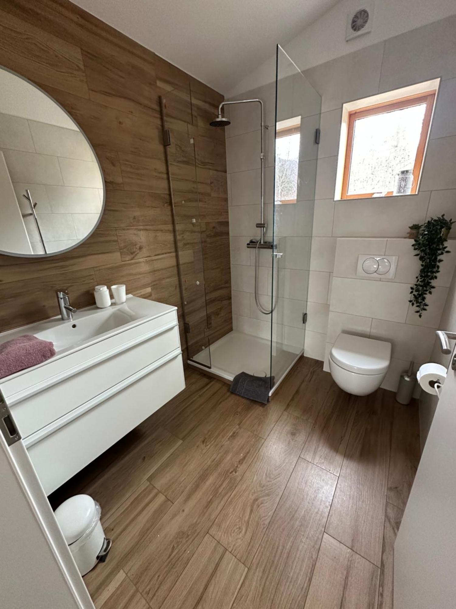 Áshóll guesthouse - farmstay Akureyri Esterno foto